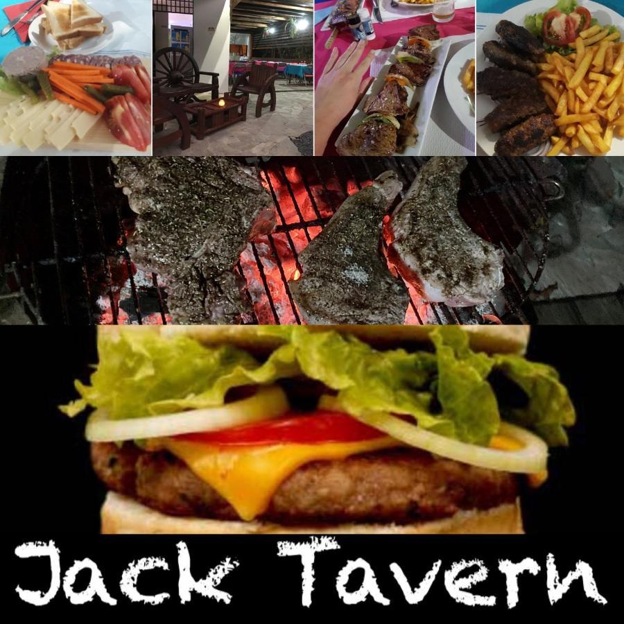 Jacktavern - Auberge De Jeunesse Pointe-Noire Bagian luar foto