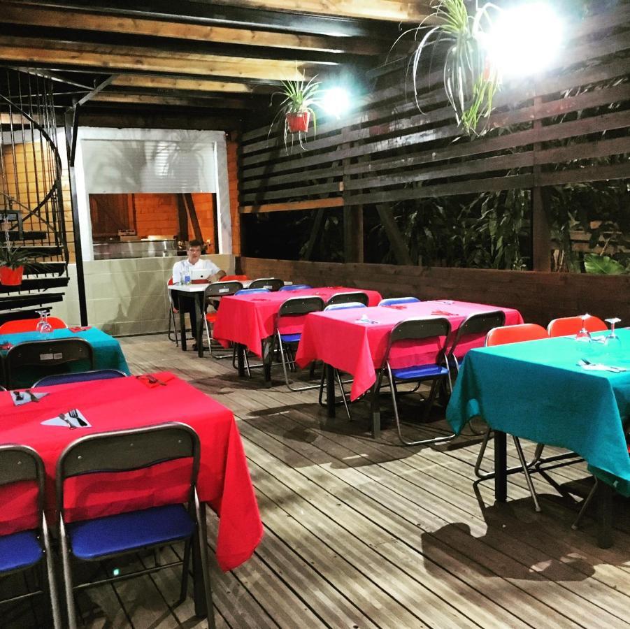 Jacktavern - Auberge De Jeunesse Pointe-Noire Bagian luar foto